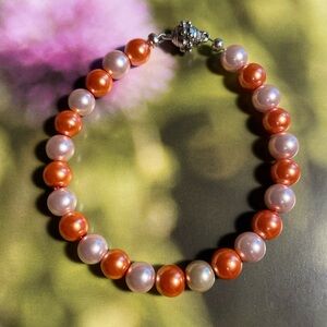 ✔️✔️Apricot and Cream Glass Pearl  Bracelet